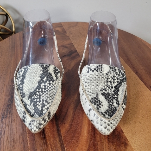 Madden Girl Snake Print Flats Pointed Toe Loafers Size 6.5 - Picture 5 of 14